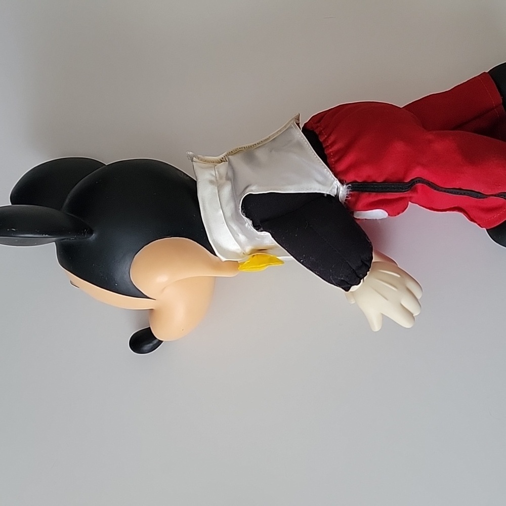 Mickey Mouse - Picture 3 of 9